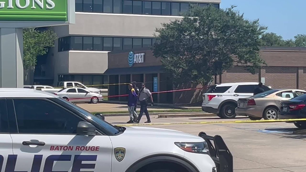 WATCH: Man taken into custody after attempted bank robbery - YouTube