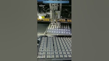 Low Cost to Produce Radial Insertion Machine to Pick and Place 10,800 LED Bulbs on the PCB at 1 Hour