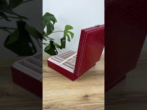 Шкатулка для прикрас з дзеркалом з екошкіри крокодила бордова 26*26*8.5 см Гранд Презент JZ-012-3, відео 1