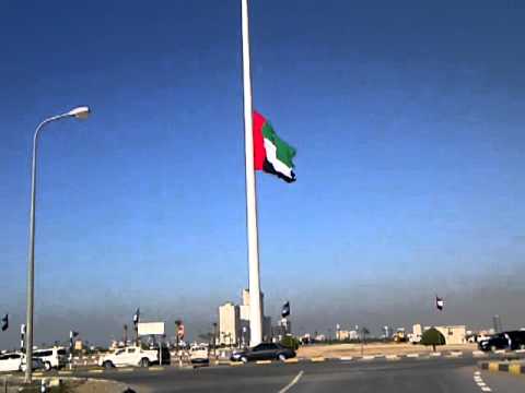 العلم سيرفرف عاليا ب اليوم الوطني على كورنيش القواسم