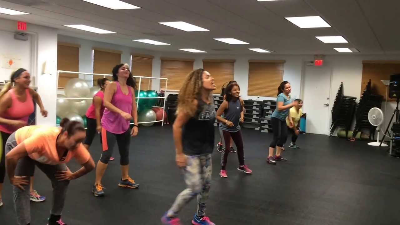 Zumba with Erika- Menea tu Chapa