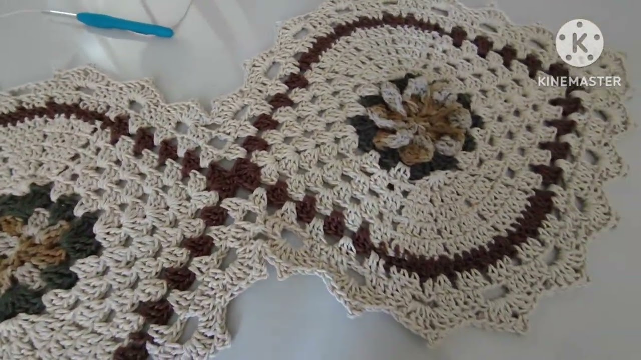 Trilho de Mesa em crochê - Folha ou Folhear 