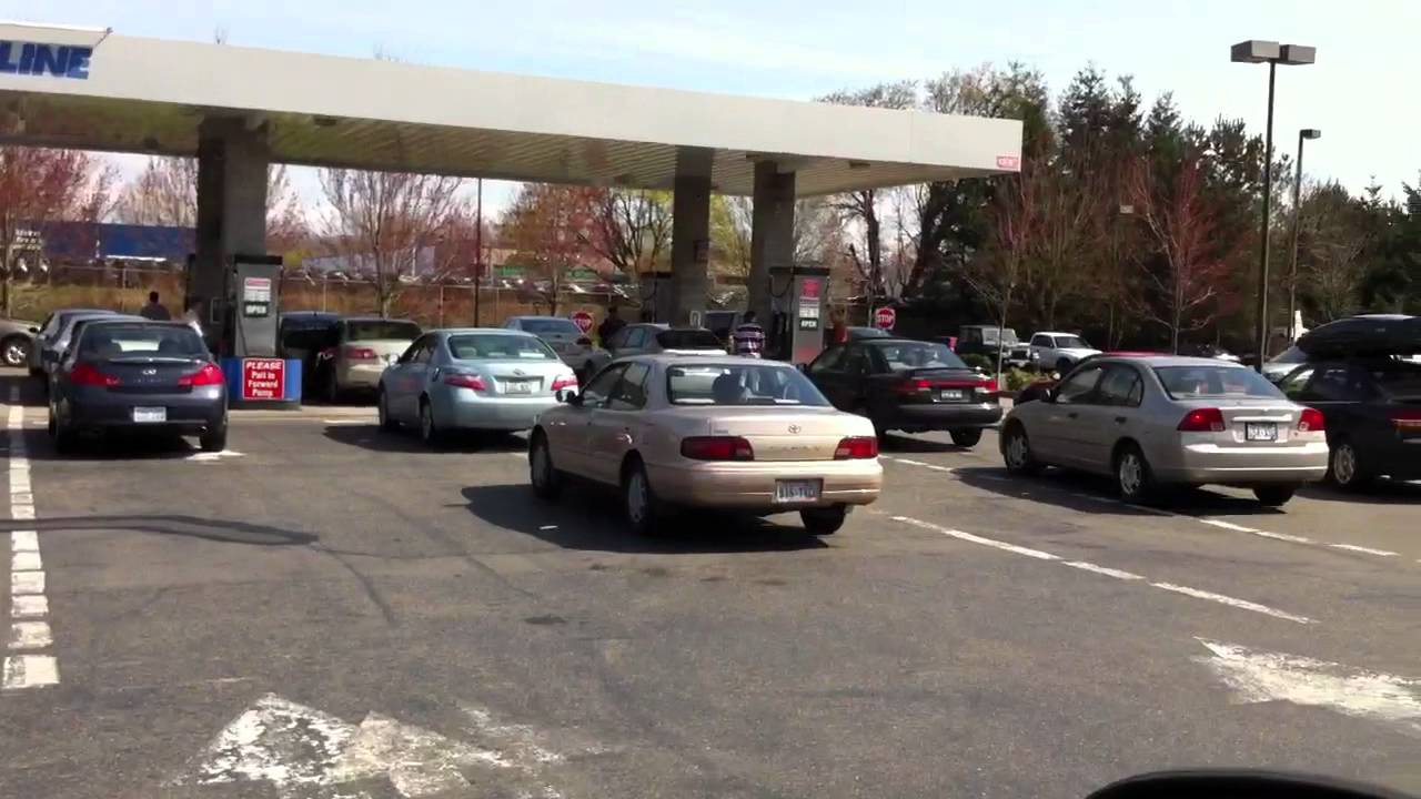 Big lines at costco gas station
