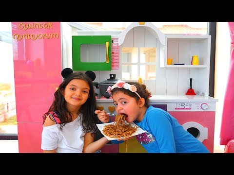 Masal and Öykü Black Noodle -  Funny Kids