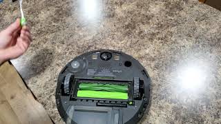 How to replace Side Brush iRobot Roomba i-Series
