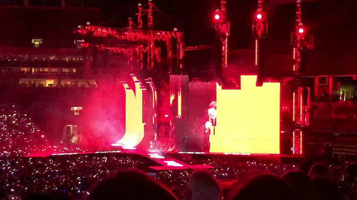 Taylor Swift opening appearance Reputation Tour Ta...