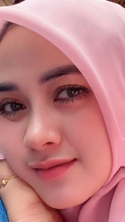 His voice is melodious