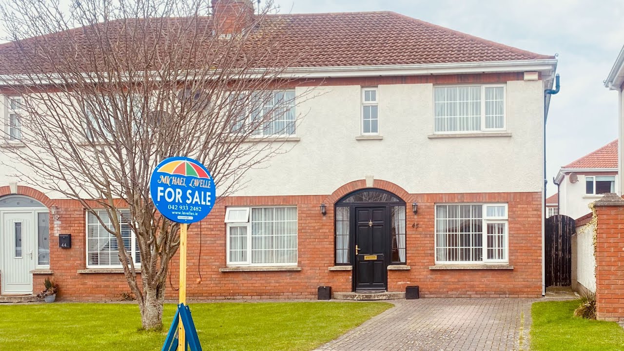 Discover a Perfect 4 Bed Semi Sought After Community 45 Belfry