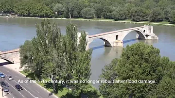 Qui a construit le pont St Benezet ?