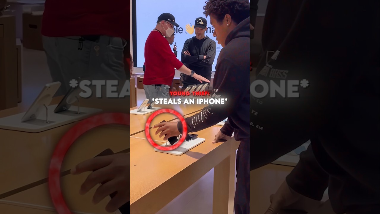 Apple Workers Let People Steal 💀