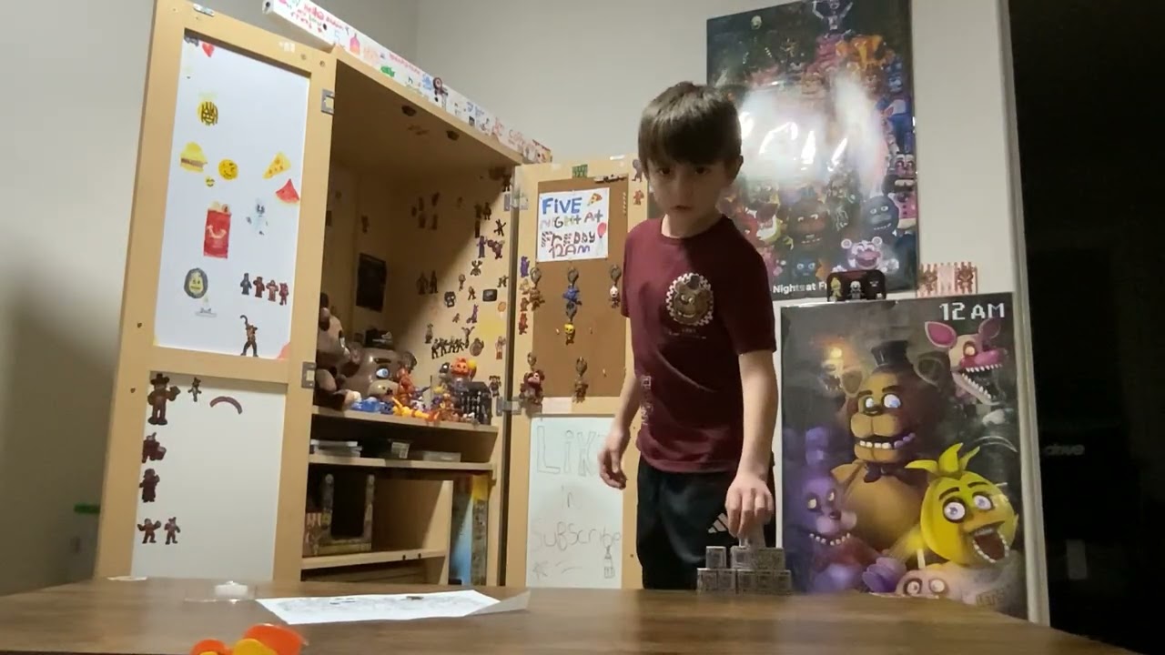  Showing Fnaf bitty pops Fnaf mystery minis 10 anniversary and jazz wears figurines😃