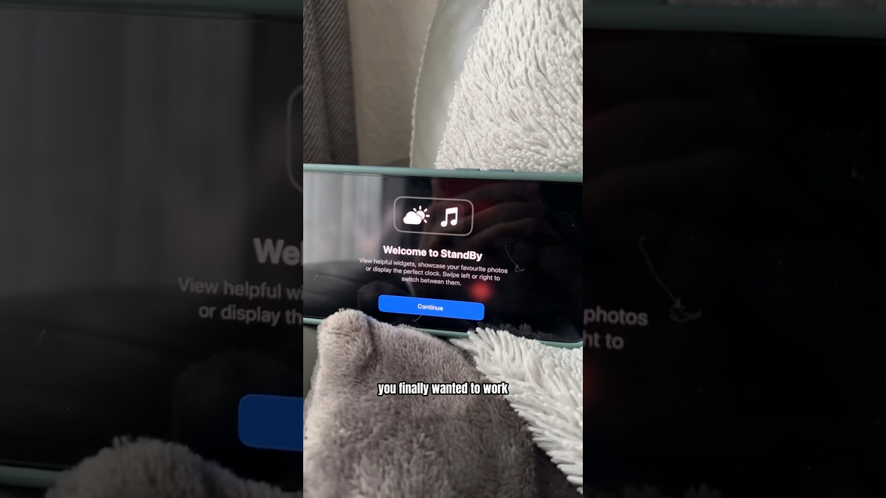 The most USELESS IOS 17 feature 