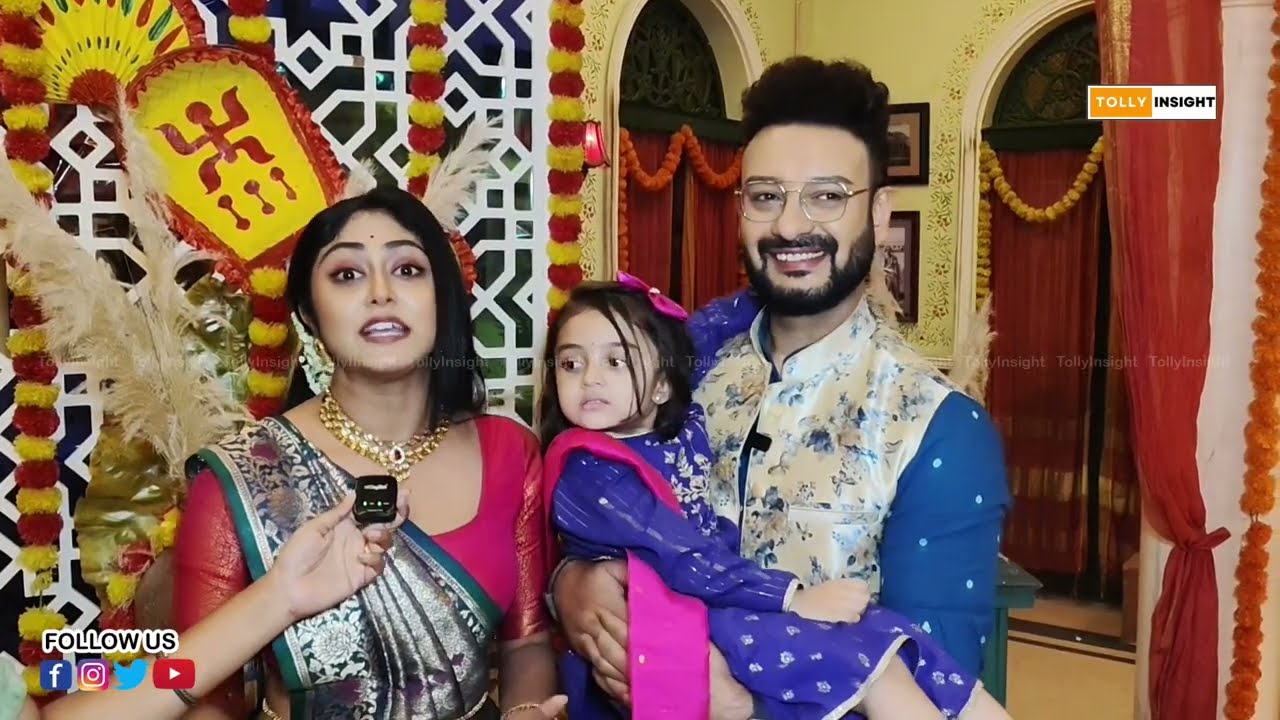 কোলে ক্ষুদেকে নিয়ে শেষবার মিষ্টি আড্ডায় 