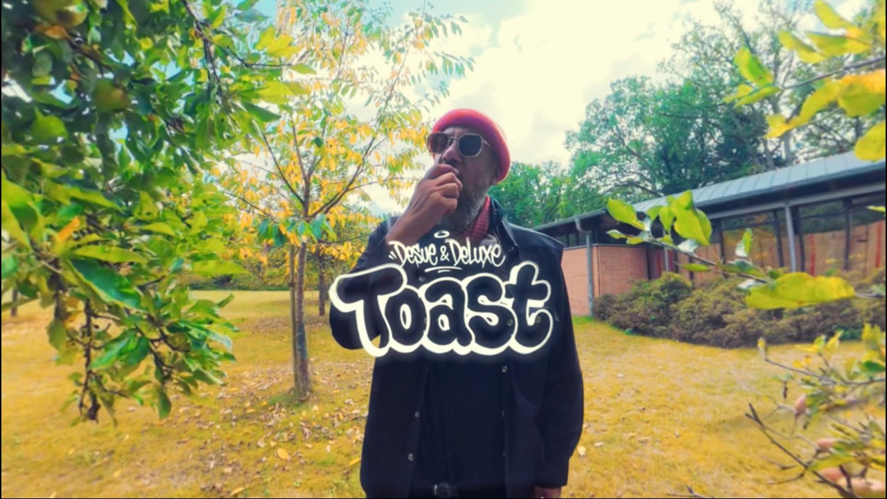 Samy Deluxe x DJ Desue - Toast (Offizielles Musikvideo)