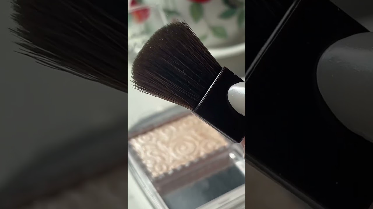 My fav highlight ✨ 01 pearl glow by Cezanne. Yesstyle code: LIZAVRE1 to save 