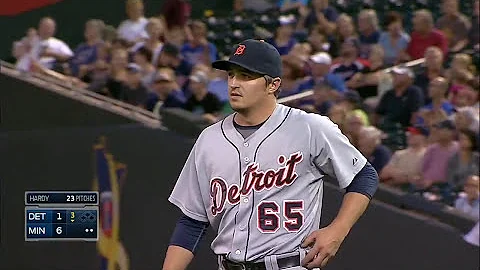 Hardy makes play with behind-the-back stop