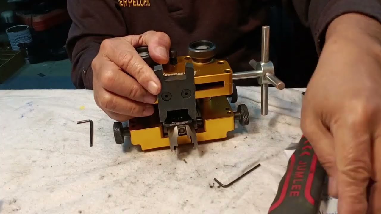 PAANO MAG INSTALL NG RED DOT OPTIC PLATE GAMIT UNIVERSAL SIGHT PUSHER?