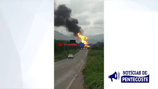 Caminhão Carregado Com Botijões De Gás Tomba Na Br-402, Entre Umirim E Tururu