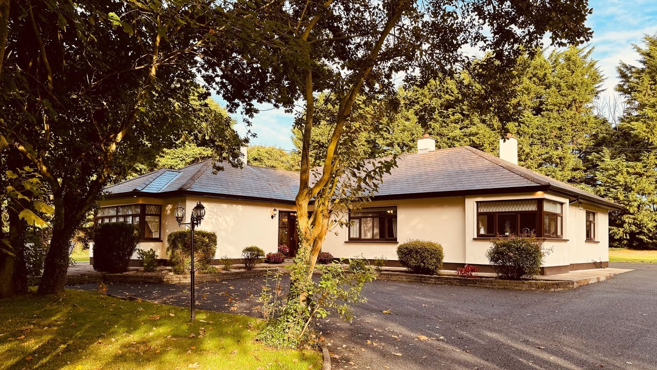 ИЩЕТЕ СТИЛЬНОЕ БРЮНГАЛО С 4 СПАЛЬНЯМИ В ИРЛАНДСКОЙ ДЕРЕВНЕ? | Лаут-Холл, Талланстаун | Дом на про...