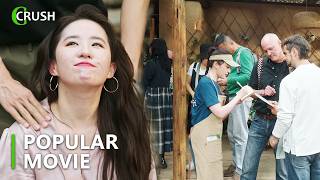 Видеоблогерша просто выложила видео,которое принесло целое состояние всей деревне,CEO влюбился в неё screenshot 1