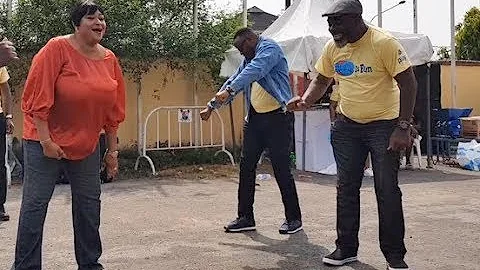 Ronke Oshodi challenges Femi Adebayo to dance, see guy that tie gele like a woman.