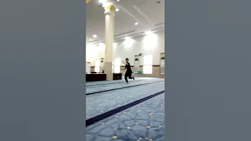 اتشقلب على ورا 
