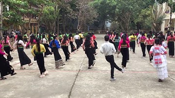 Múa dân vũ sáo siêng khoảng của học sinh THPT mường lát