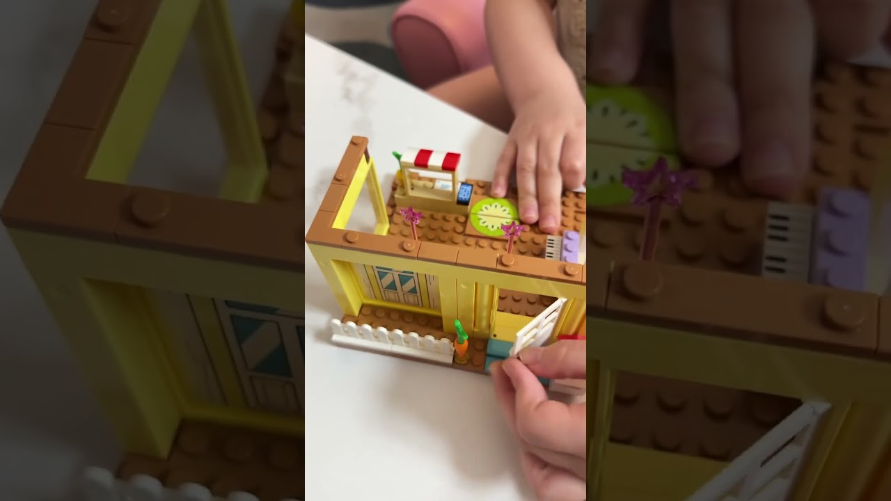 Building the Bluey Family LEGO House 🏡💙 | Part 1