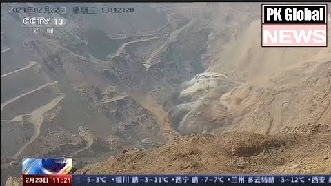 Moment mine collapses in China
