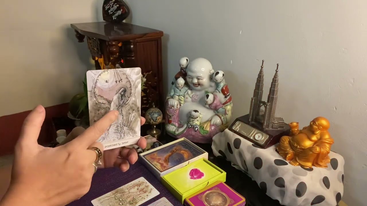 NGƯỜI DƯNG KHÁC HỌ ĐEM LÒNG NHỚ THƯƠNG BẠN .HỌ LÀ AI ??