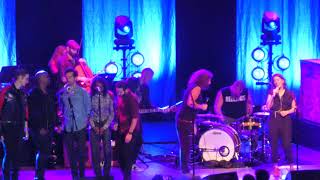 Brandi Carlile and Jim James sing "Do Right Woman, Do Right Man"