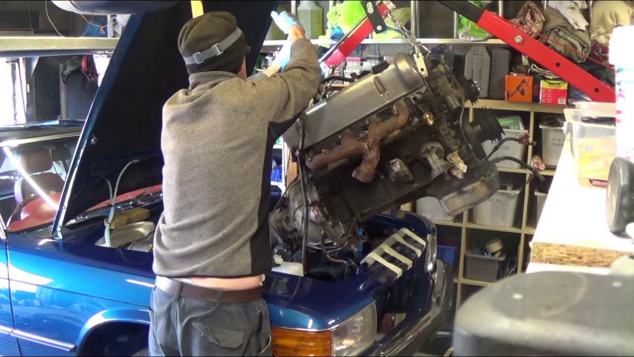 R107 450SL Mercedes engine removal - YouTube