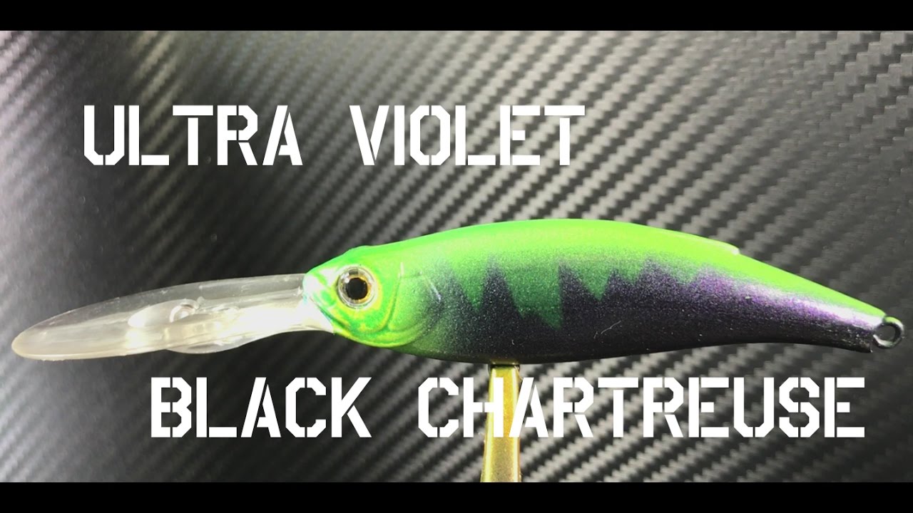 PAINTING A UV BLACK CHARTREUSE JERK BAIT - Atomic trick bitz minnow 