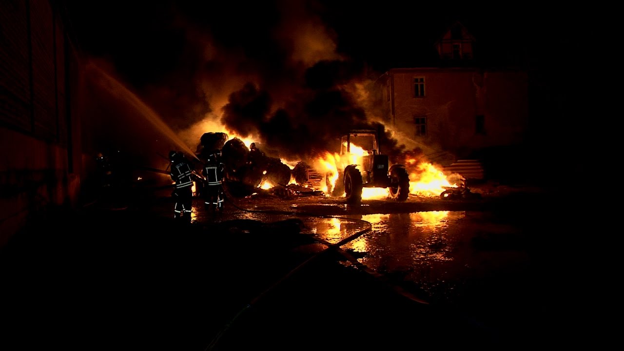 Zierenberg: Feuerwehr schützt Stall vor Flammen 25.03.2017