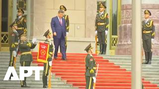 Xi Jinping Personally Greets Putin Outside Great Hall in Beijing | APT