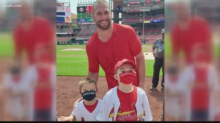 Making a Difference: Boy recovering from tumor meets Paul Goldschmidt