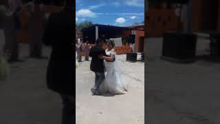 Boda en Cruz de Elorza