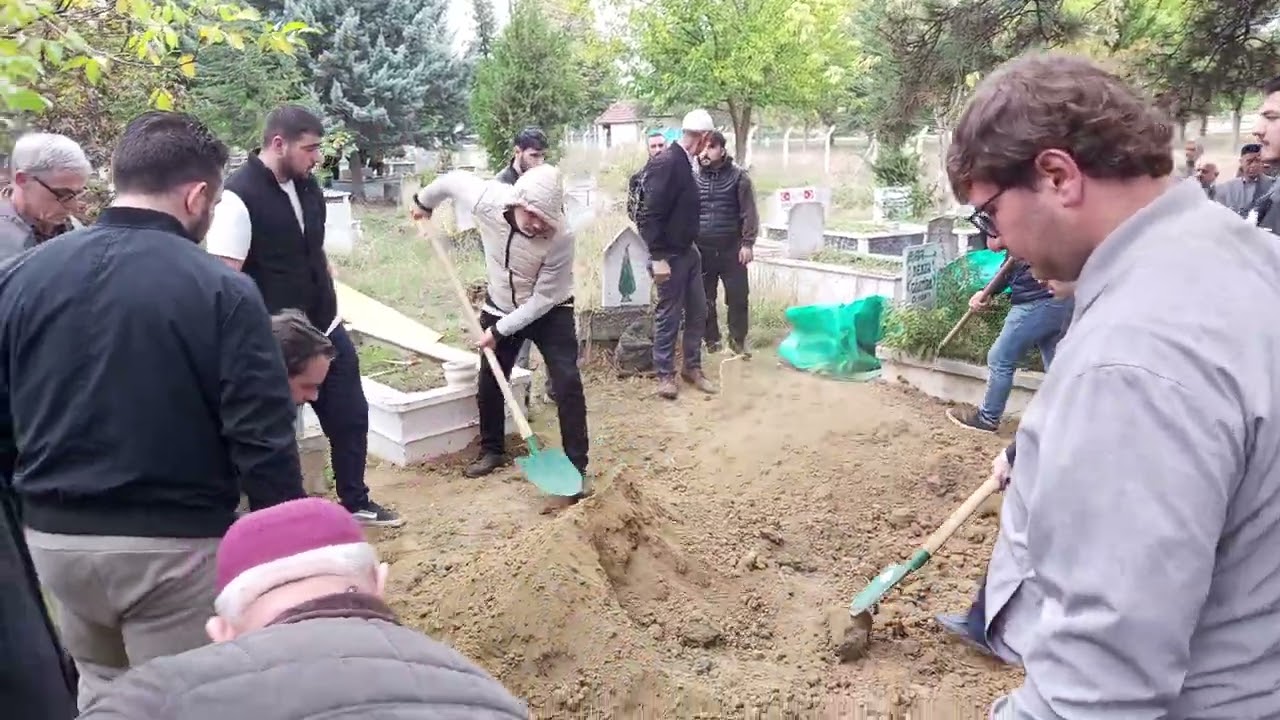 İsmet Göktürk'ün eşi Asiye Göktürk'ün Cenazesi.