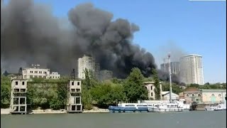Крупный пожар в Ростове на Дону попал на видео Крупный пожар в Ростове на Дону попал на видео