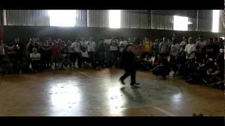 B.boy Kyo vs Gu - Silêncio Crewativo - 1º Breakart street party 2012 - várzea paulista
