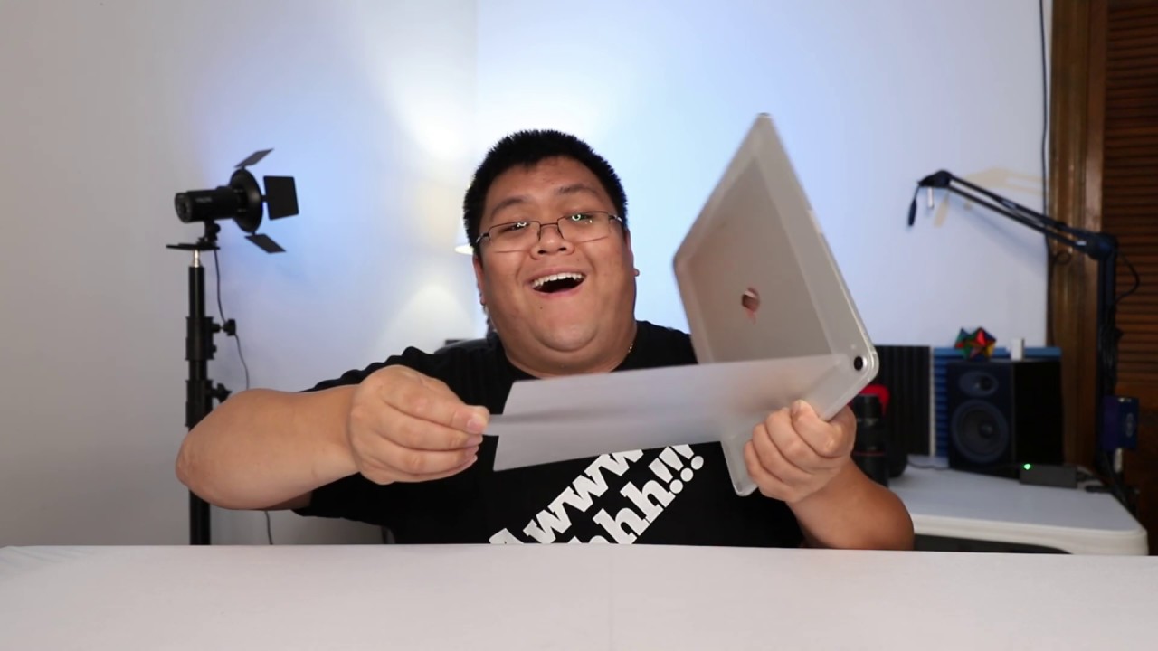 OMOTON Screen Protector Install and 2018 iPad Pro Unboxing