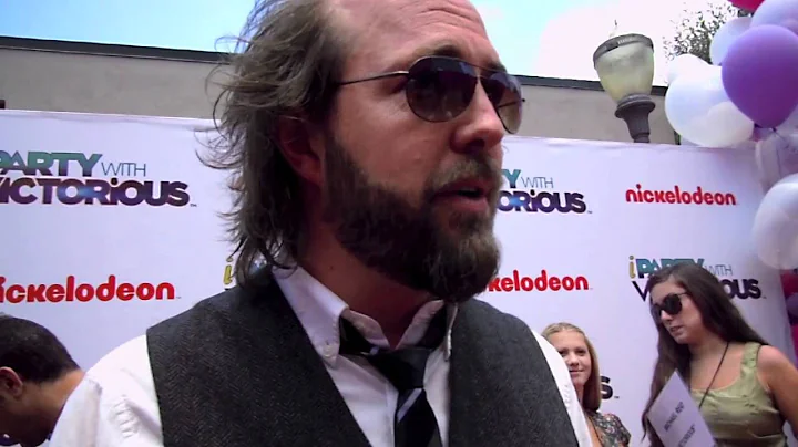 Eric Lange Interview: 'iParty with Victorious' Pre...