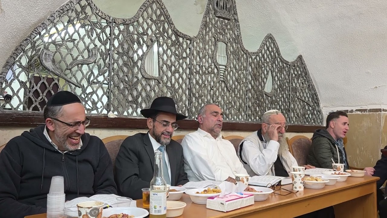 מהללך ורוב גָדלך. מפי חזני ופייטני בית הכנסת הספרדי בהר ציון, ירושלים.