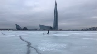 ⛸ Скольжу по Финскому заливу. А рыбаки рыбачат. Март 2024