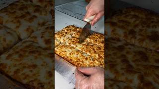 Have you ever tried SOURDOUGH PIZZA? #sourdough #pizza #lasvegas #foodchallenge screenshot 3