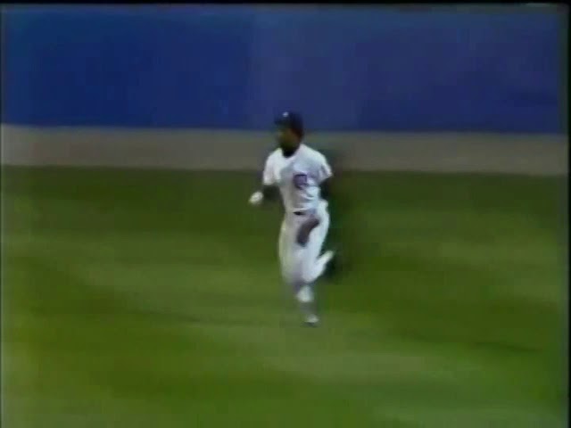Nintendo Kirk Gibson Hits a Home Run in the 8th inning of Game 5