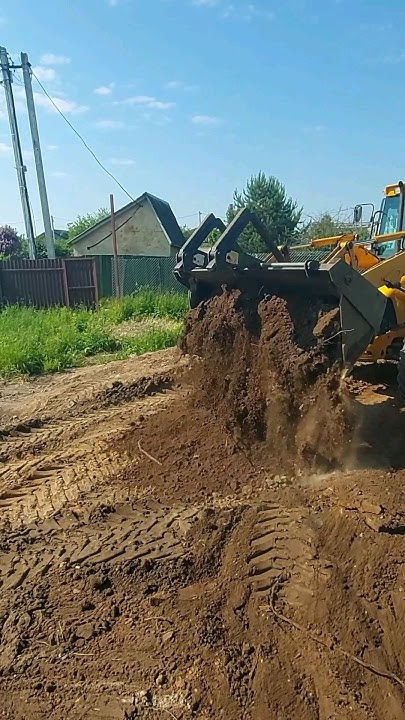 Приспособление трактор для разравнивания земли на участке # ...