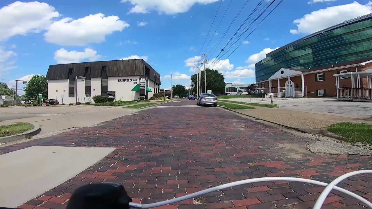 13th Avenue Huntington WV Hal Greer Blvd to 17th Street Heading East