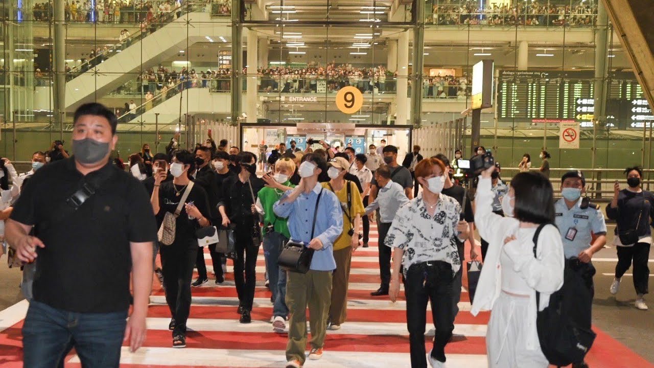 Welcome TREASURE to Thailand (from Manila to Bangkok) They're so surprised and amazed ㅠㅠ [트레저]