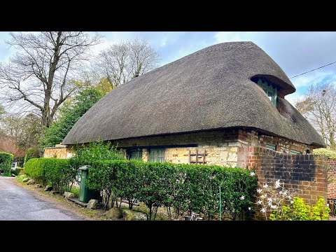 Walk Through England's Chalk-Built Uffington Village - English Countryside